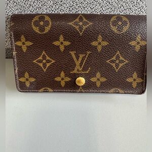 Louis Vuitton LOUIS VUITTON Bi-fold wallet Monogram Portemonnay Bi-Tresor